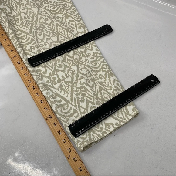 Chicos 3 Pants Crop XL/16 White Tan Print Pockets Front Zip Stretch Casual Work - Picture 11 of 11